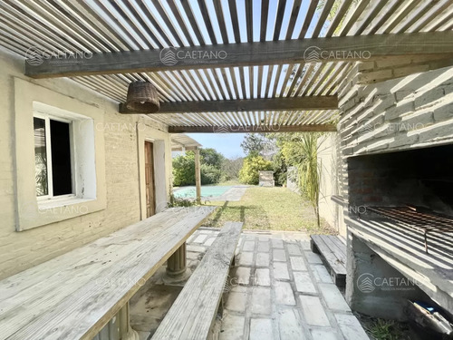 Venta Casa 5 Dormitorios. Montoya, La Barra.