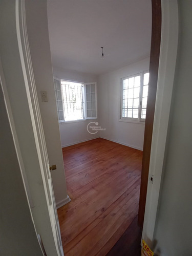Casa En Venta De 4 Dorm. En Providencia Cercano A Falp