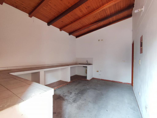 Local En Arriendo En Quinta Oriental. Cod A27301