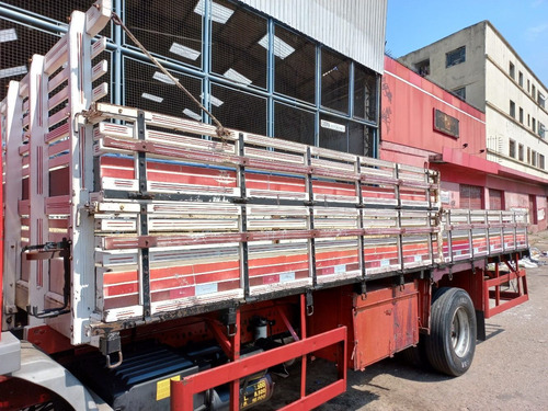 Imagem 1 de 7 de Vendo Somente Carroceria Madeira 7,2m