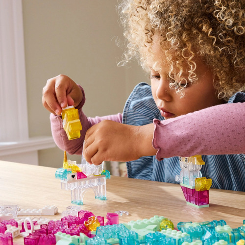 LEGO® Classic Caja de Magia Transparente Bricks 11040; Contiene 340 bricks de colores vivos para niñas y niños 5+