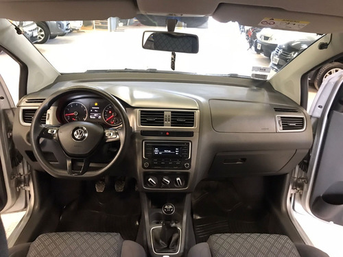 Imagen 5 de 7 de Volkswagen Suran Confort Msi 1.6 2017