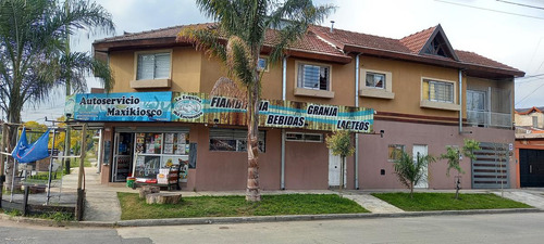 Imagen 2 de 25 de Local Comercial Con Fondo De Comercio En Venta Mas Casa De 4 Ambientes