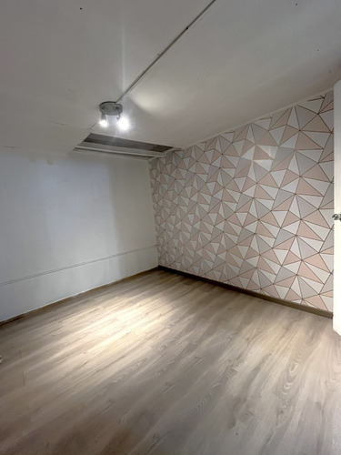 Casa Iluminada Y Cómoda .3d.1b.1e Y Amplio Patio.