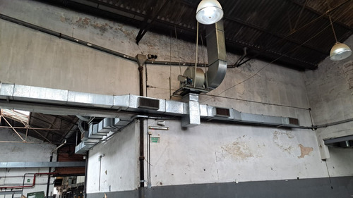 Deposito 2000 M2, Son 1500 M2 De Terreno Con Salida Dos Calles, Instalación De Incendios, Ventilación Electromecánica, Oficinas, Ascensor, Aire Acondicionado!!