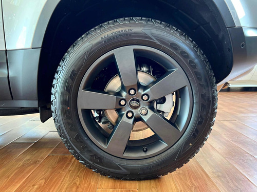 Imagen 20 de 21 de Land Rover Defender New 90 Extrafull