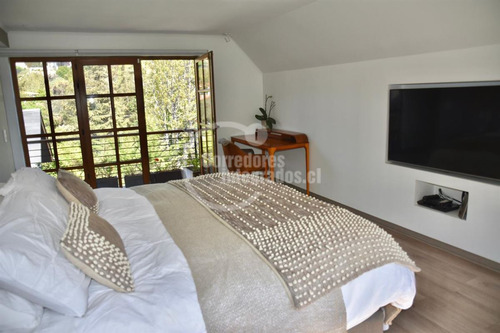 Casa En Venta En 4 Dormitorios Golf Lomas Dehesa
