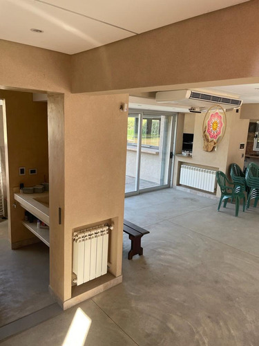 Imagen 14 de 30 de Venta Casa Moderna Y De Categoria En Parque Leloir