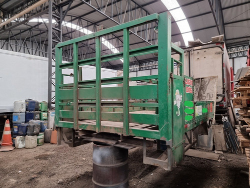 Imagem 2 de 4 de Carroceria De Gás Para Iveco