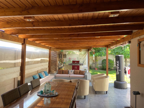 Hermosa Y Amplia Casa En Alto Macul: Lista Para Habitar