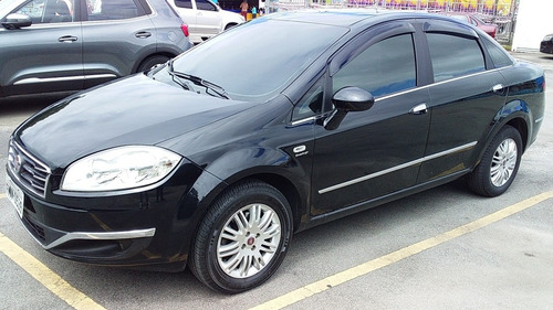 Fiat Linea 1.8 16v Essence Flex Dualogic 4p 2015