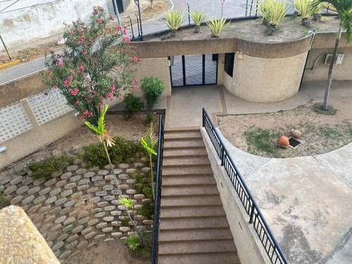 Imagen 2 de 30 de Apartamento En Alquiler Playa Grande. Yolanda 04122338508