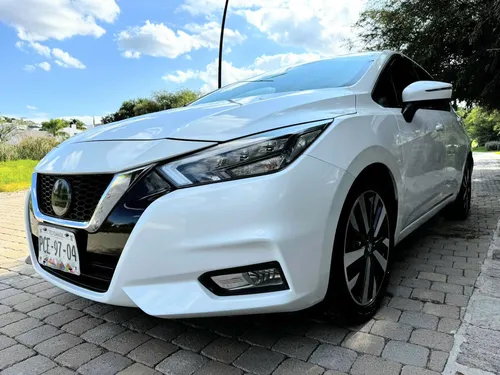 Nissan Versa 1.6 Exclusive Navi At