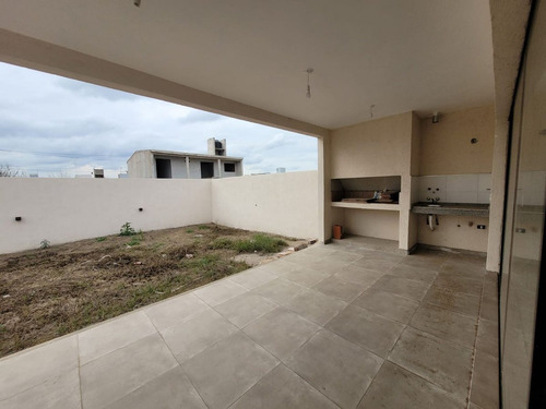 Venta Casa Zona Sur Con Seguridad Valle Cercano