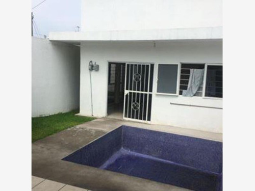 Imagen 1 de 10 de Casa Sola En Venta Villas Del Descanso