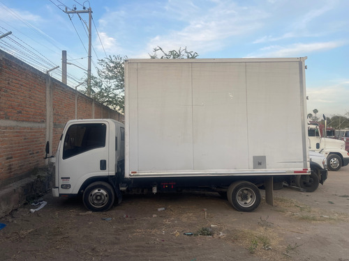 Isuzu Elf 300. Caja Seca Grande 4.3 Toneladas