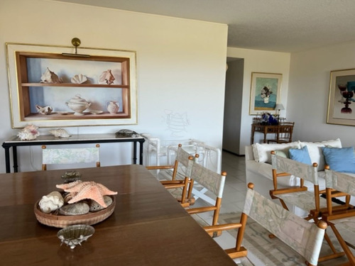 Imagen 20 de 30 de Muy Buen Apartamento En Manantiales Ubicado Frente A La Playa.
