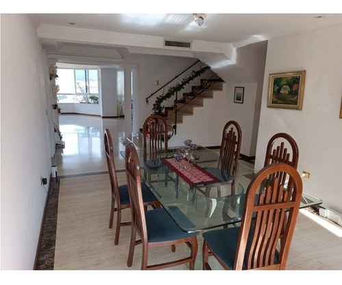 En Venta Espectular Penthouse En Colinas De La California Por $299.000