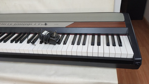 Piano Korg Sp250 A Reparar No Enciende Gris