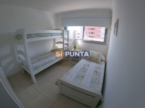 Imagen 13 de 23 de Torre Con Servicios