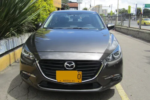 Mazda 3 2.0 Touring MT