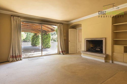 Casa En Venta De 4 Dorm. En Las Condes