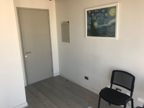 2 Oficinas Morandé Con Estacionamiento