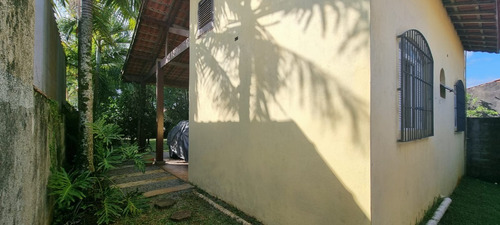 Imagem 6 de 13 de Casa Na Praia À 1,3 Km Do Mar, No Bairro Jardim Grandesp, Em Itanhaém, Com Árvores, Espaço Para Piscina