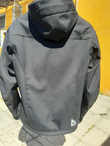 Imagen 2 de 4 de Campera Rs Taichi Softshell
