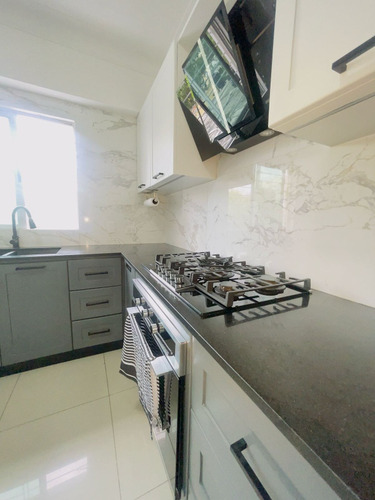 Venta De Apartamento Ensanche Paraísoubicado En Una De La