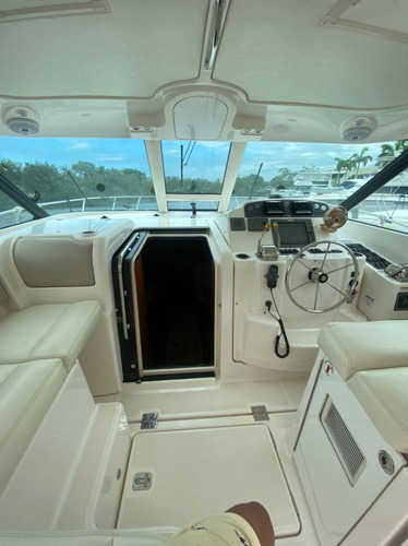 Imagen 9 de 13 de Yate Tiara Sovran 3600 41.8 Lv2070