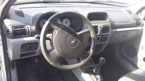 Imagem 3 de 5 de Renault Clio Sedan