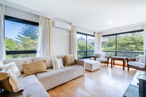 Moderno Apartamento En Alquiler De Tres Dormitorios En Primera Linea, Playa Brava- Ref: 30122