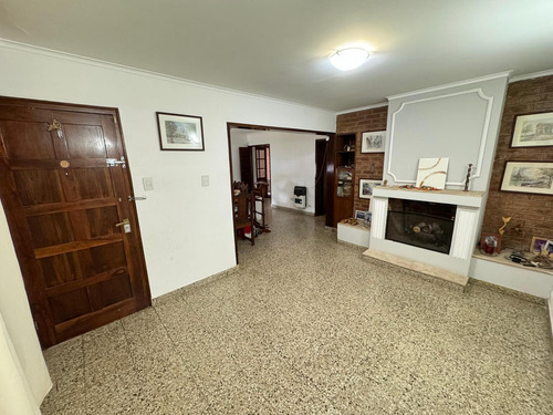 Casa En Venta En Poeta Lugones, Apta Crédito, 4 Dor, 2 Baños