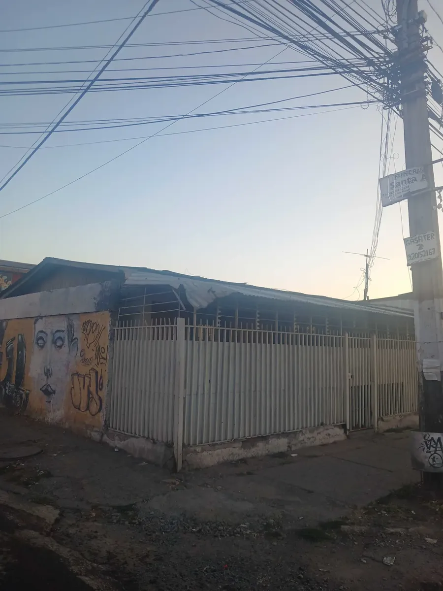 Imagen 1 de 26 de Amplia Casa De Esquina En La Pintana (156097)