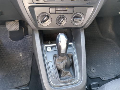 Imagen 5 de 13 de Volkswagen Jetta Trendline 2622