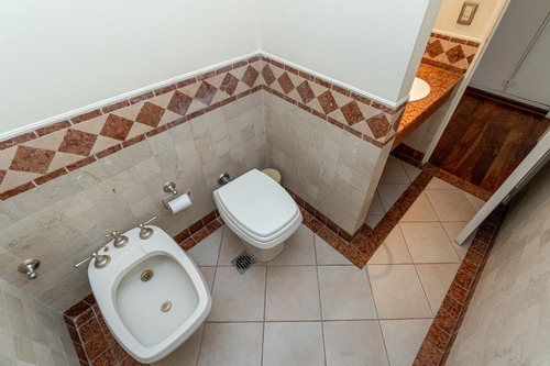 Magnífico Dúplex Reciclado! 4 Dormitorios Y 5 Baños - Suite - Balcón Con Parrilla!