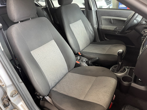 Ford Fiesta 1.6 MPI CLASS SEDAN 8V FLEX 4P MANUAL