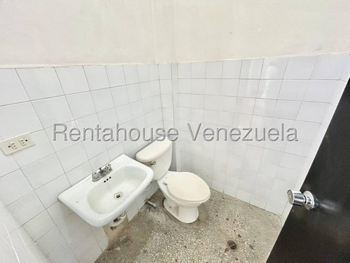 Dennymar, Alquila Local Comercial, Ubicado En Zona Con Fluidez Peatonal Y Vehicular Ofreciendote Un Espacio De 45mts2 Para Ser Adecuados A Tu Requerimiento. Contactame Y Hagamos Negocios. B5a0dd9