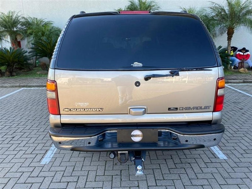 Imagem 4 de 10 de Chevrolet Suburban 4x4 5.3 V8 7 Lugares
