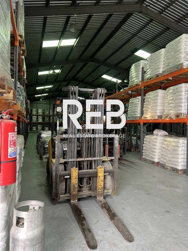 Bodega Con Oficina En Venta, Showroom Y Patios - Ruta 5 Sur