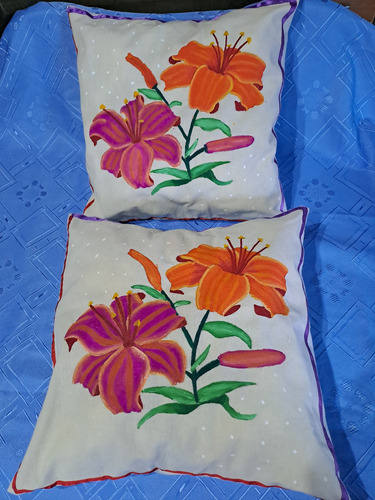 Almohadones Pintados A Mano Con Flores 38x38cm Lirios