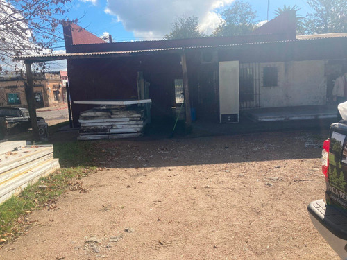 Local En Venta Frente A La Plaza En Cerrillos