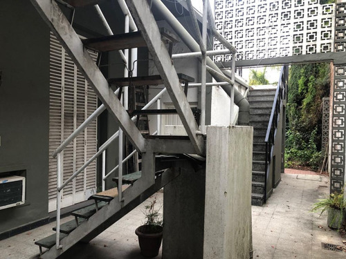 Imagen 8 de 15 de Venta Casa 4 Amb C/patio Y Jardín! - A Reciclar