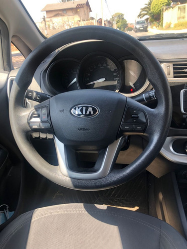 Imagen 6 de 12 de Kia Rio 4 Ex 1.4 Aut 2016