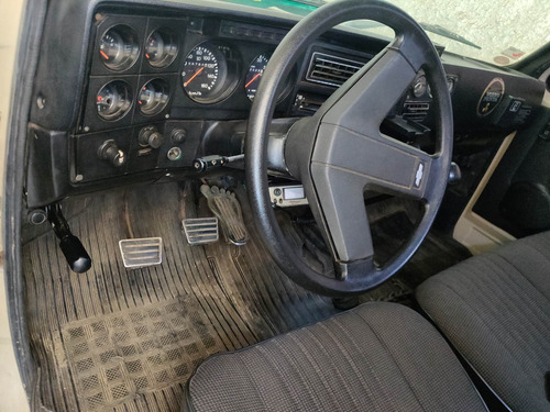 Imagem 3 de 8 de Chevrolet D20 Deluxe 4x4