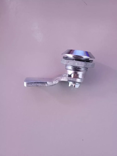 Fecho Lingueta Com Atuador Quadrado 8mm Cromado - 50 Unds