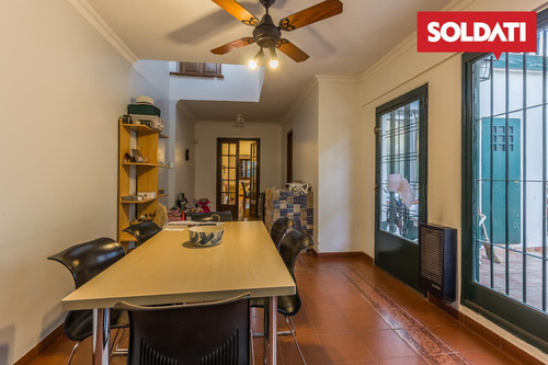 Venta - Casa 5 Ambientes Con Cochera Y Piscina - Vicente López