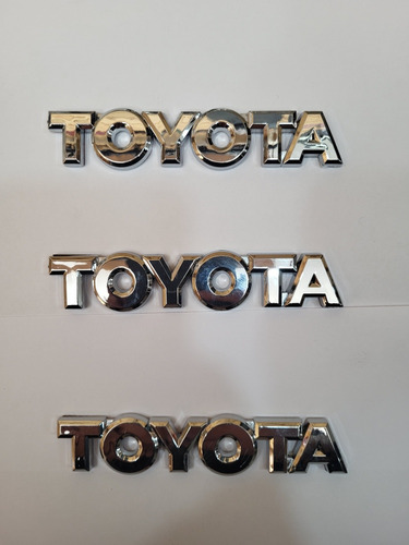 Emblema Toyota Compuerta Yaris 2006 Al 2012  3m