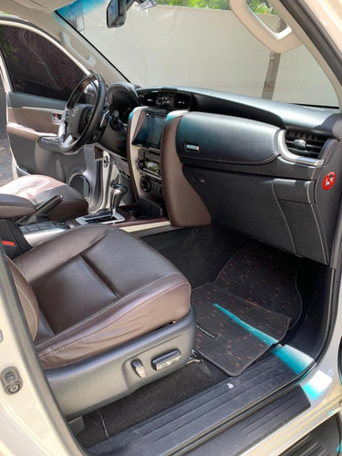 Imagen 5 de 18 de Toyota Fortuner 2018